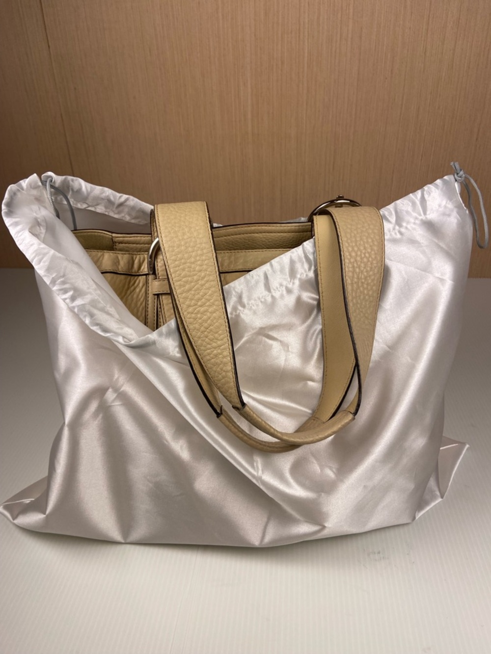 Coach Soho Pebbled Leather Tote Beige O-Ring Buckle Shoulder Bag Work Carryall - Picture 13 of 13